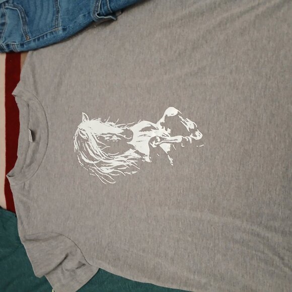 Medium shirt lot - Picture 4 of 4